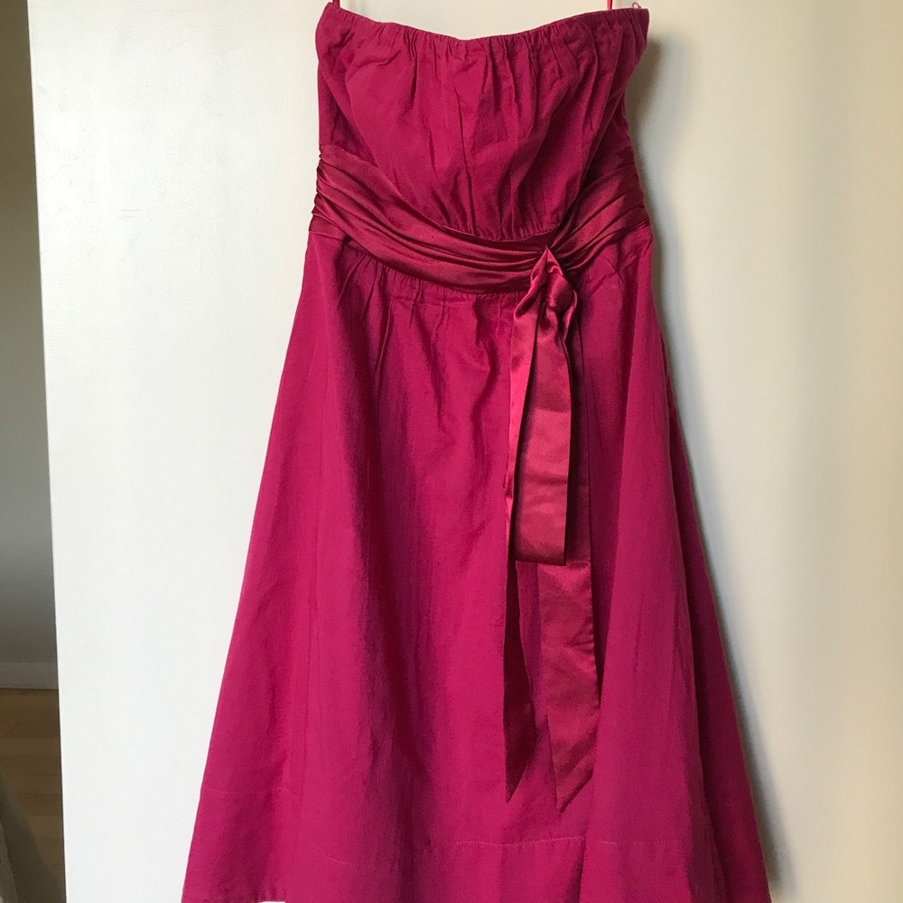 Limited women's, strapless dress with silk bow